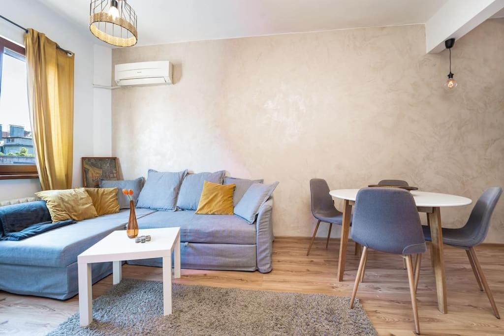 Central Apartment 2Bd Next To Vitosha Bul. Sofia Exteriör bild