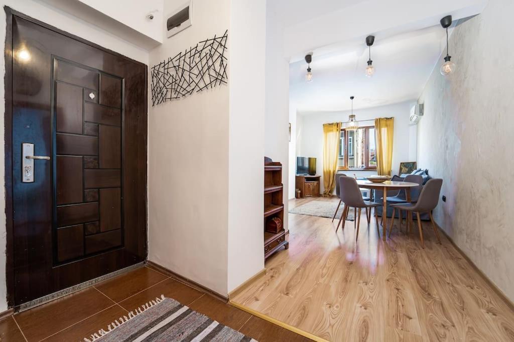 Central Apartment 2Bd Next To Vitosha Bul. Sofia Exteriör bild
