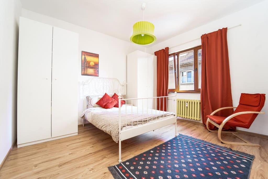 Central Apartment 2Bd Next To Vitosha Bul. Sofia Exteriör bild